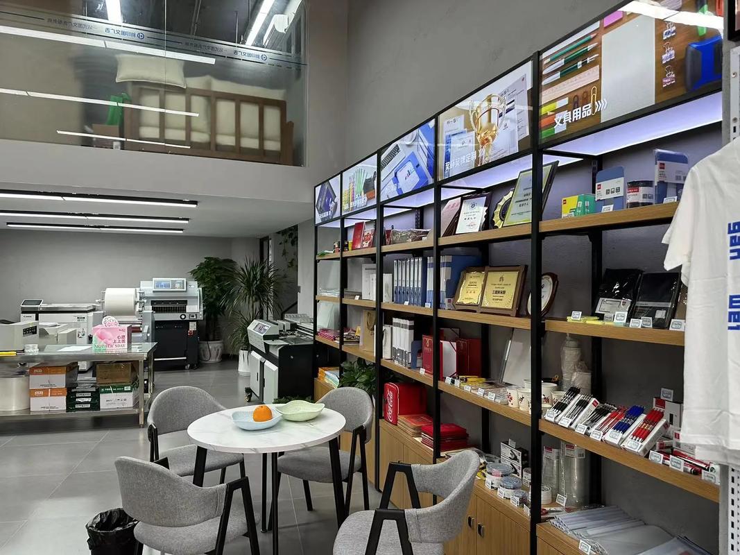 從圖文快印到標(biāo)識標(biāo)牌 廣告人的匠心設(shè)計與高效制作